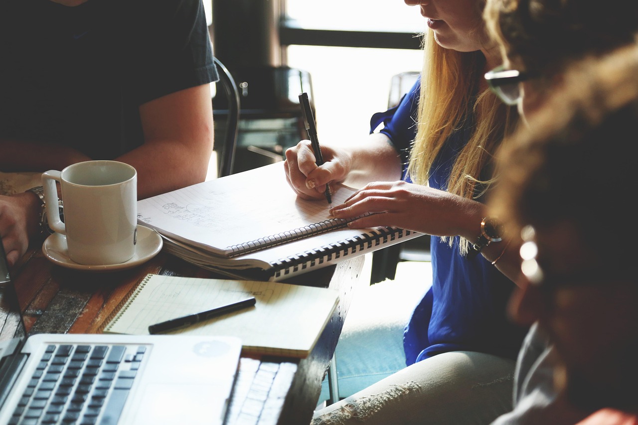 découvrez comment élaborer un business plan efficace pour votre projet. nos conseils pratiques vous guident à travers les étapes essentielles, de l'analyse de marché à la stratégie financière, pour maximiser vos chances de succès.