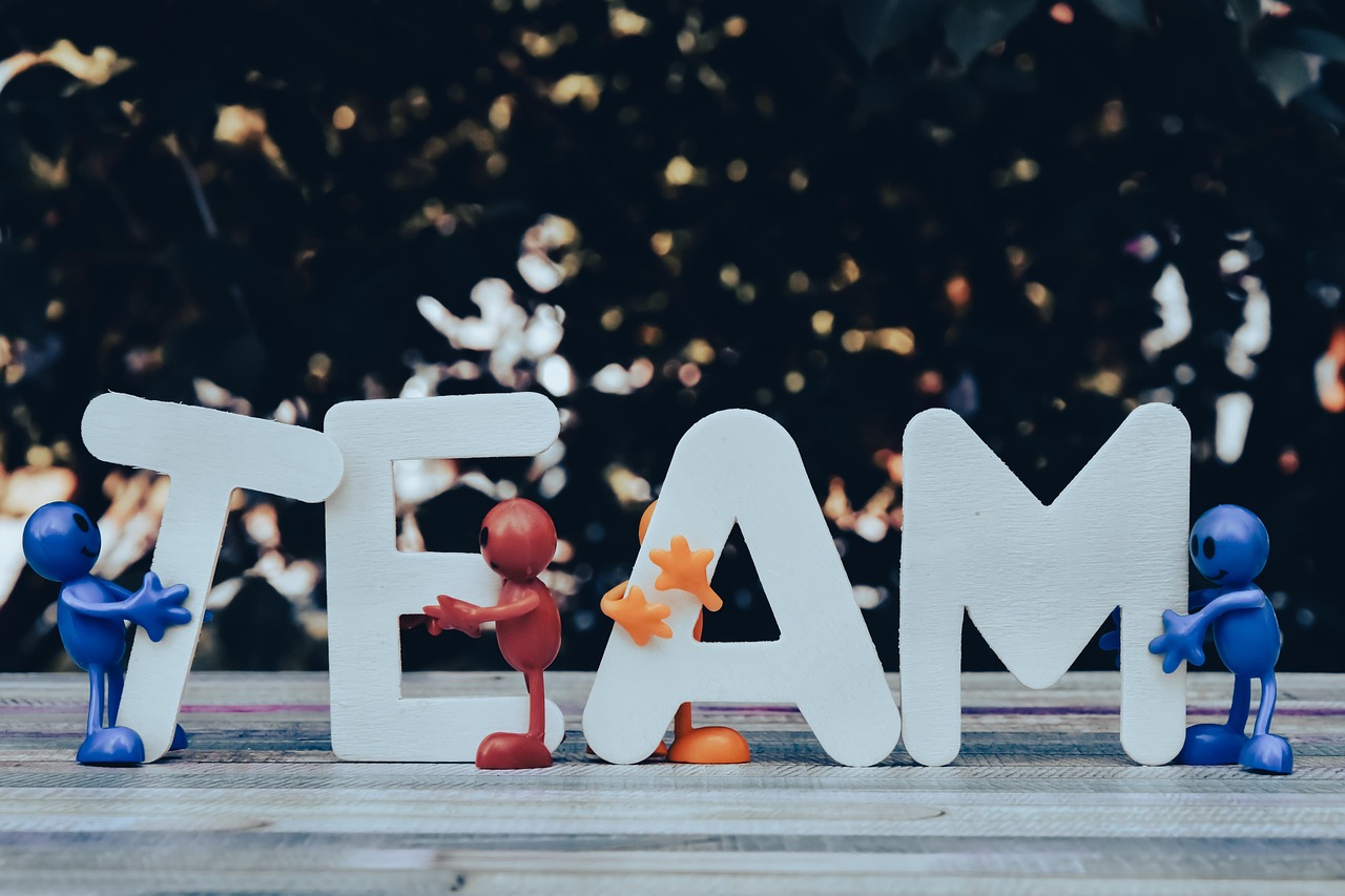 découvrez des stratégies efficaces pour motiver votre équipe, renforcer la cohésion et améliorer la performance collective. transformez votre environnement de travail en un espace inspirant où chaque membre se sent valorisé et engagé.