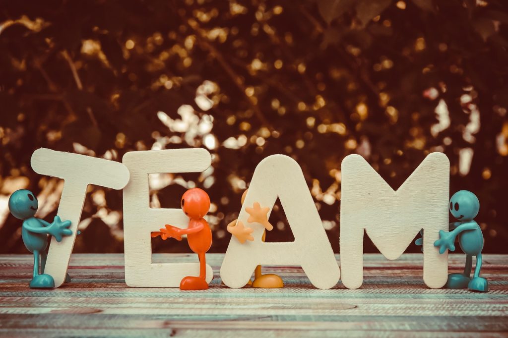 découvrez des stratégies efficaces pour stimuler la motivation de votre équipe et renforcer la cohésion au sein de votre groupe. transformez votre lieu de travail en un environnement dynamique et inspirant où chaque membre se sent valorisé et engagé.